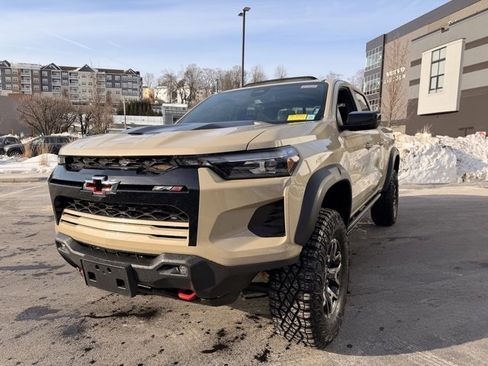 Used 2024 Chevrolet Colorado ZR2 image 13