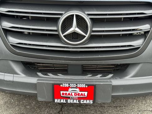 Used 2019 Mercedes-Benz Sprinter 144 image 38
