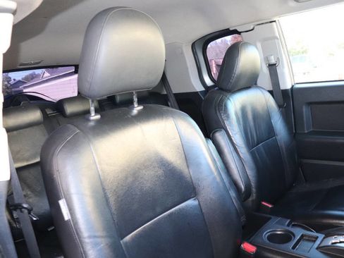 Used 2010 Toyota FJ Cruiser 4WD image 30