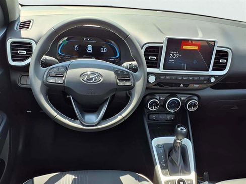 New 2025 Hyundai Venue Limited image 9