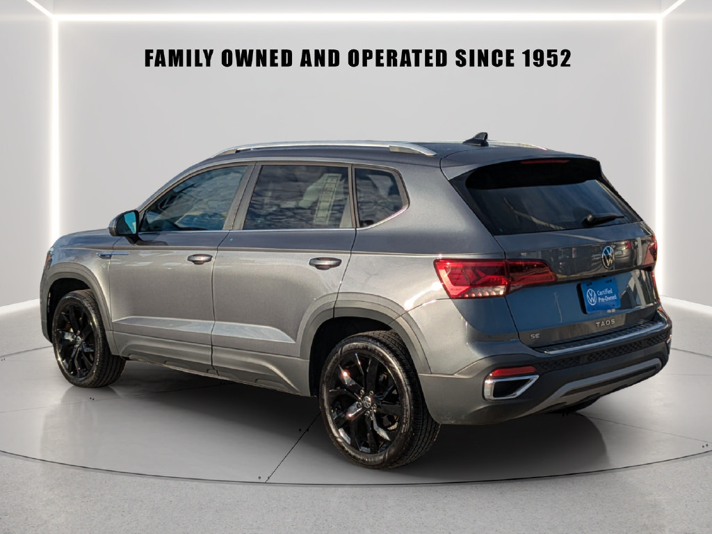 Certified 2023 Volkswagen Taos SE w/ Panoramic Sunroof Package FWD image 4