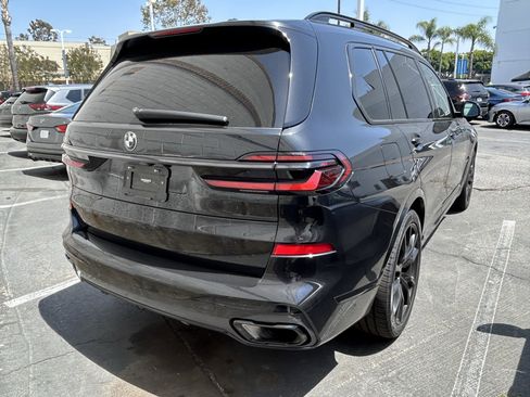 Used 2024 BMW X7 xDrive40i w/ M Sport Package AWD/4WD image 3