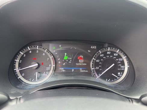 Used 2021 Toyota Highlander XLE AWD/4WD image 17