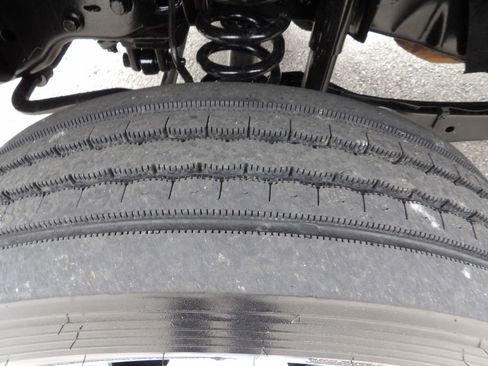 Used 2015 Ford F550 2WD Regular Cab Super Duty w/ Power Equipment Group image 58