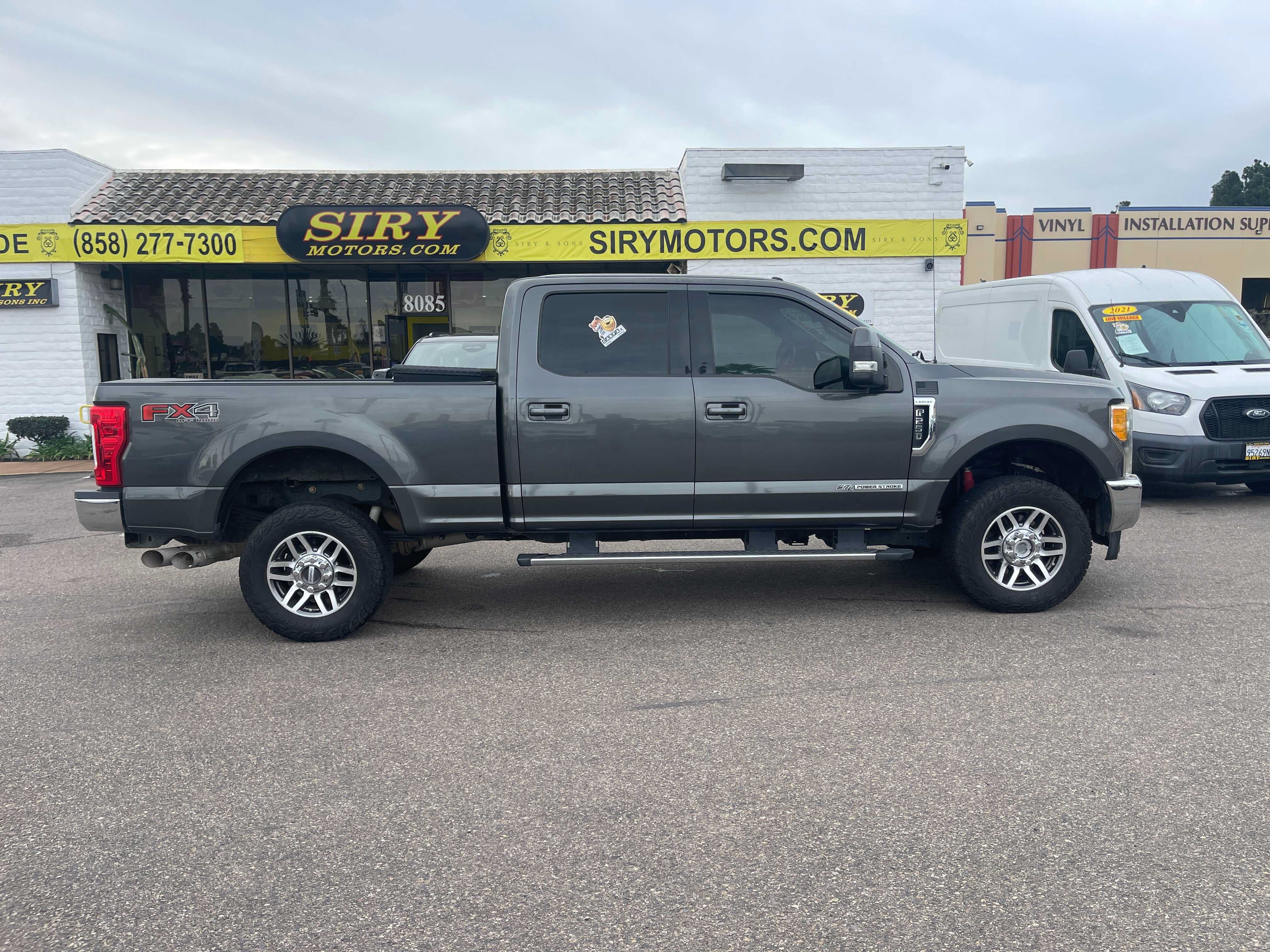 Used 2017 Ford F250 Lariat w/ Lariat Value Package AWD/4WD image 2