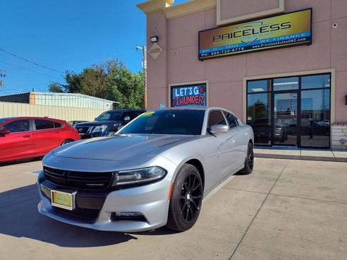 Used 2015 Dodge Charger SXT image 8