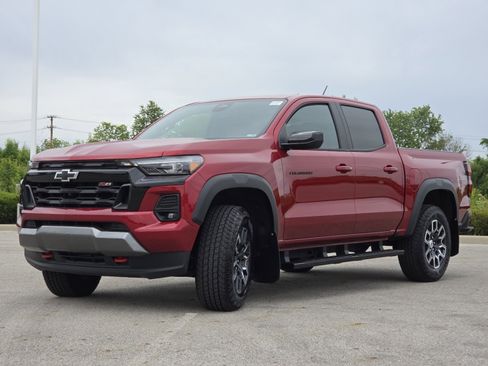 Used 2024 Chevrolet Colorado Z71 w/ Z71 Convenience Package 2 AWD/4WD image 14