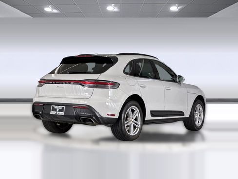 Used 2023 Porsche Macan AWD/4WD image 9