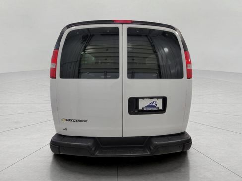 Used 2025 Chevrolet Express 3500 LS image 25