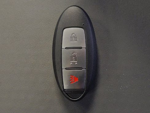 Used 2021 Nissan Frontier S RWD image 32