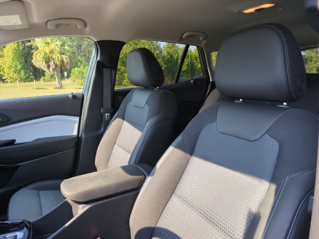 Used 2026 Chevrolet Trax LT FWD image 14