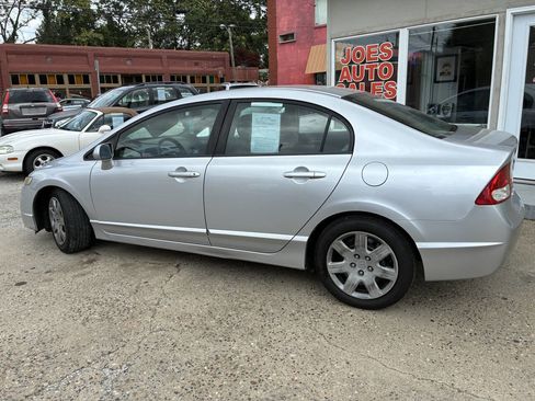 Used 2010 Honda Civic LX image 4