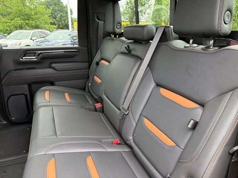Used 2024 GMC Sierra 2500 AT4 w/ AT4 Premium Plus Package AWD/4WD image 22