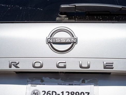 Used 2024 Nissan Rogue S AWD/4WD image 10