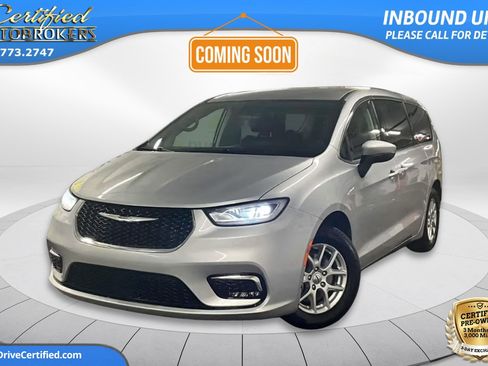 Used 2023 Chrysler Pacifica Touring-L FWD image 1