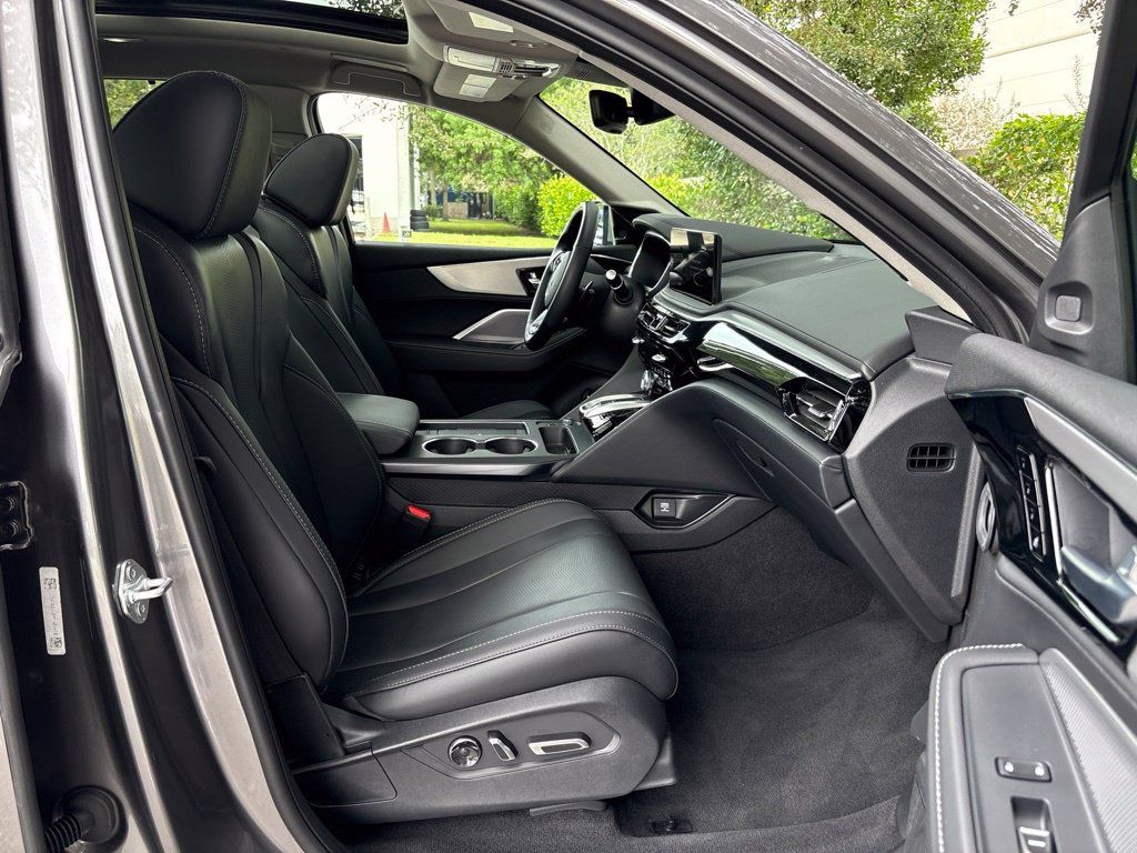 Used 2026 Acura MDX w/ Technology Package FWD image 12