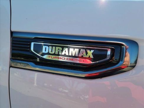 Used 2025 GMC Sierra 1500 AT4 w/ AT4 Premium Package AWD/4WD image 3