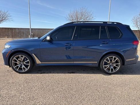 Used 2022 BMW X7 M50i image 3