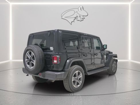 Used 2023 Jeep Wrangler Sahara w/ Cold Weather Group image 15