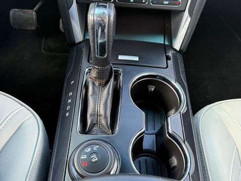 Used 2017 Ford Explorer Platinum image 18