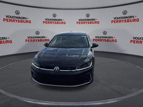 New 2026 Volkswagen Jetta SE image 3
