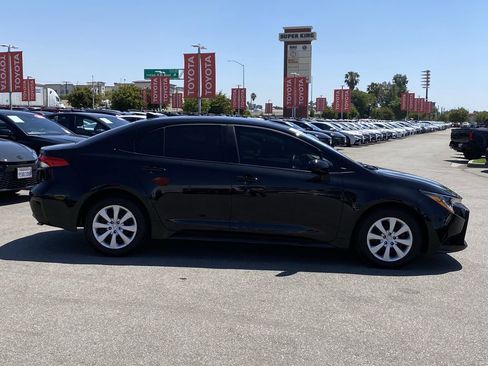 Certified 2025 Toyota Corolla LE FWD image 10