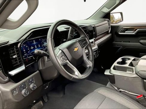 Used 2023 Chevrolet Silverado 1500 LT image 12