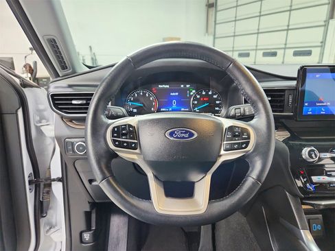 Used 2024 Ford Explorer Limited image 22