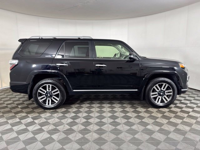 Used 2015 Toyota 4Runner Limited AWD/4WD image 2