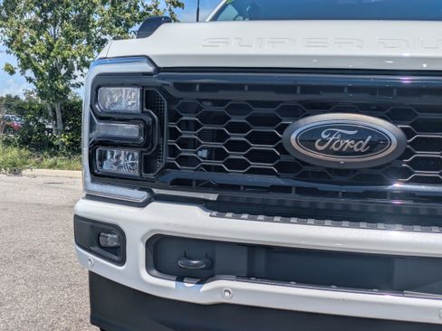 Certified 2025 Ford F250 Lariat w/ Lariat Ultimate Package AWD/4WD image 10