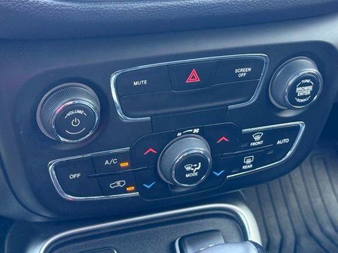 Used 2021 Jeep Compass Latitude FWD image 14