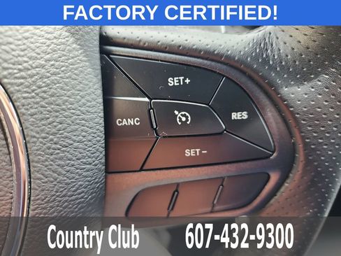 Used 2025 Dodge Durango GT AWD/4WD image 18