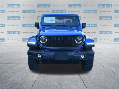 New 2025 Jeep Gladiator Sport image 2