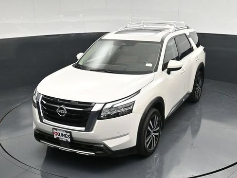 Used 2024 Nissan Pathfinder Platinum w/ Cargo Package AWD/4WD image 54