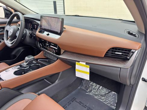 Used 2024 Nissan Rogue Platinum w/ Platinum Premium Package FWD image 15