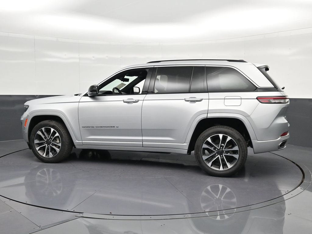Used 2023 Jeep Grand Cherokee Overland w/ Luxury Tech Group IV RWD image 8