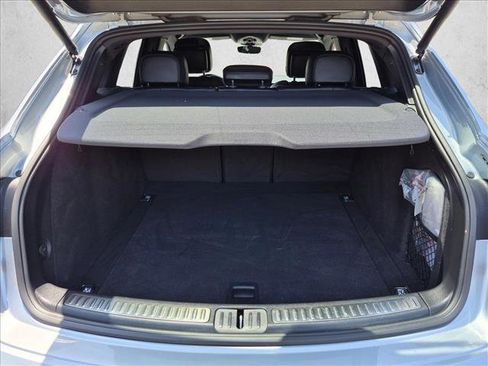Used 2023 Porsche Macan AWD/4WD image 7
