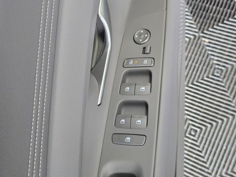 New 2026 Hyundai Elantra Sport FWD image 17
