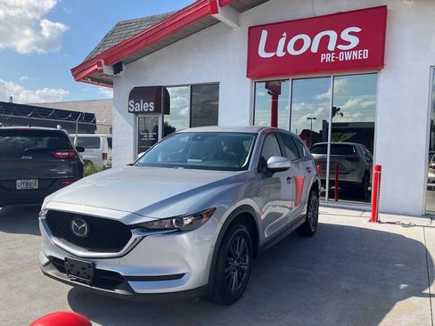 Used 2020 MAZDA CX-5 Touring FWD image 2