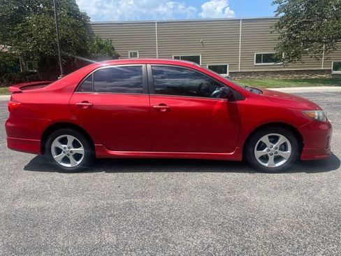 Used 2013 Toyota Corolla S FWD image 2