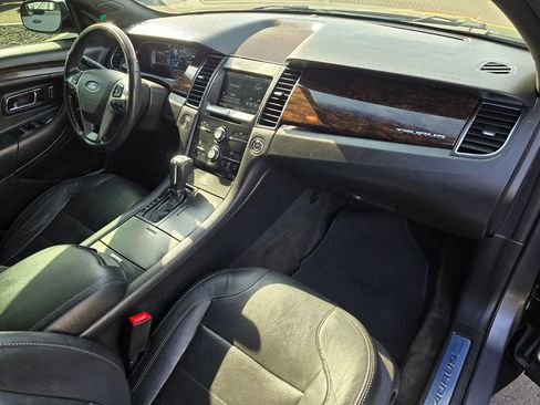 Used 2014 Ford Taurus Limited FWD image 16