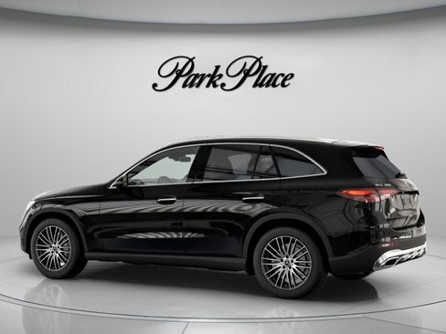 Used 2026 Mercedes-Benz GLC 300 image 11
