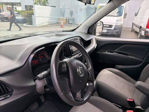 Used 2018 RAM ProMaster City SLT FWD image 8