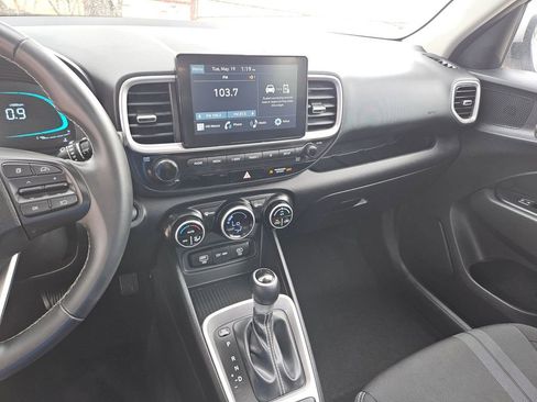 Used 2025 Hyundai Venue SEL FWD image 20