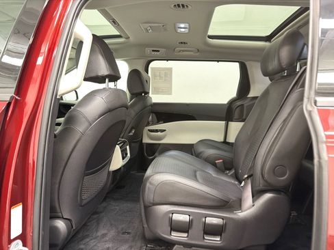 Used 2024 Kia Carnival SX Prestige FWD image 18