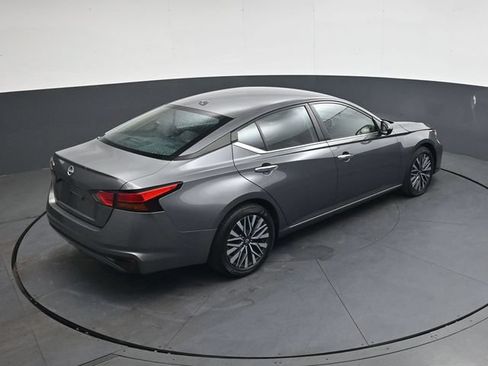 Used 2025 Nissan Altima 2.5 SV FWD image 24