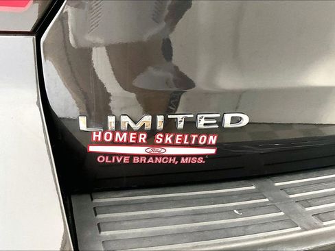 Used 2023 Ford Expedition Limited image 14