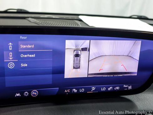 Used 2025 Buick Enclave Preferred AWD/4WD image 16
