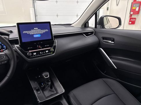 Used 2026 Toyota Corolla Cross XLE w/ Convenience Package image 14