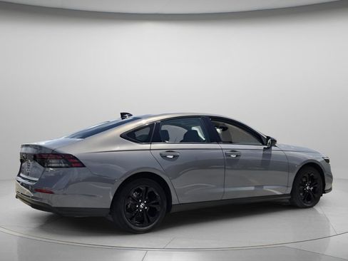 Used 2025 Honda Accord SE image 6